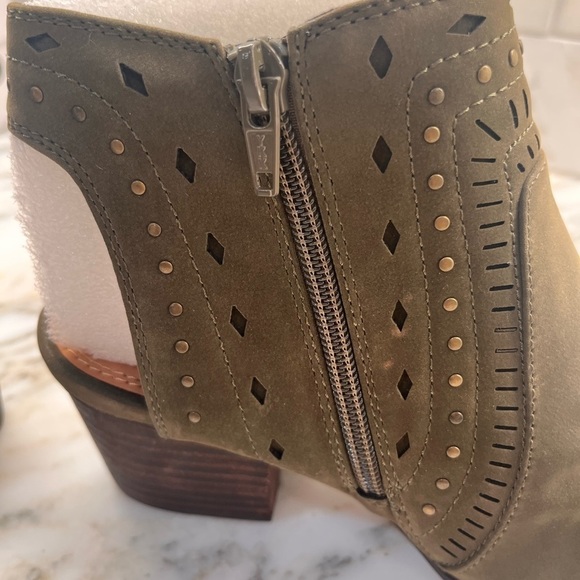 Baretraps Izzie Shooties Peep Toe Women's Shoes Moss Size 5 - Picture 8 of 14